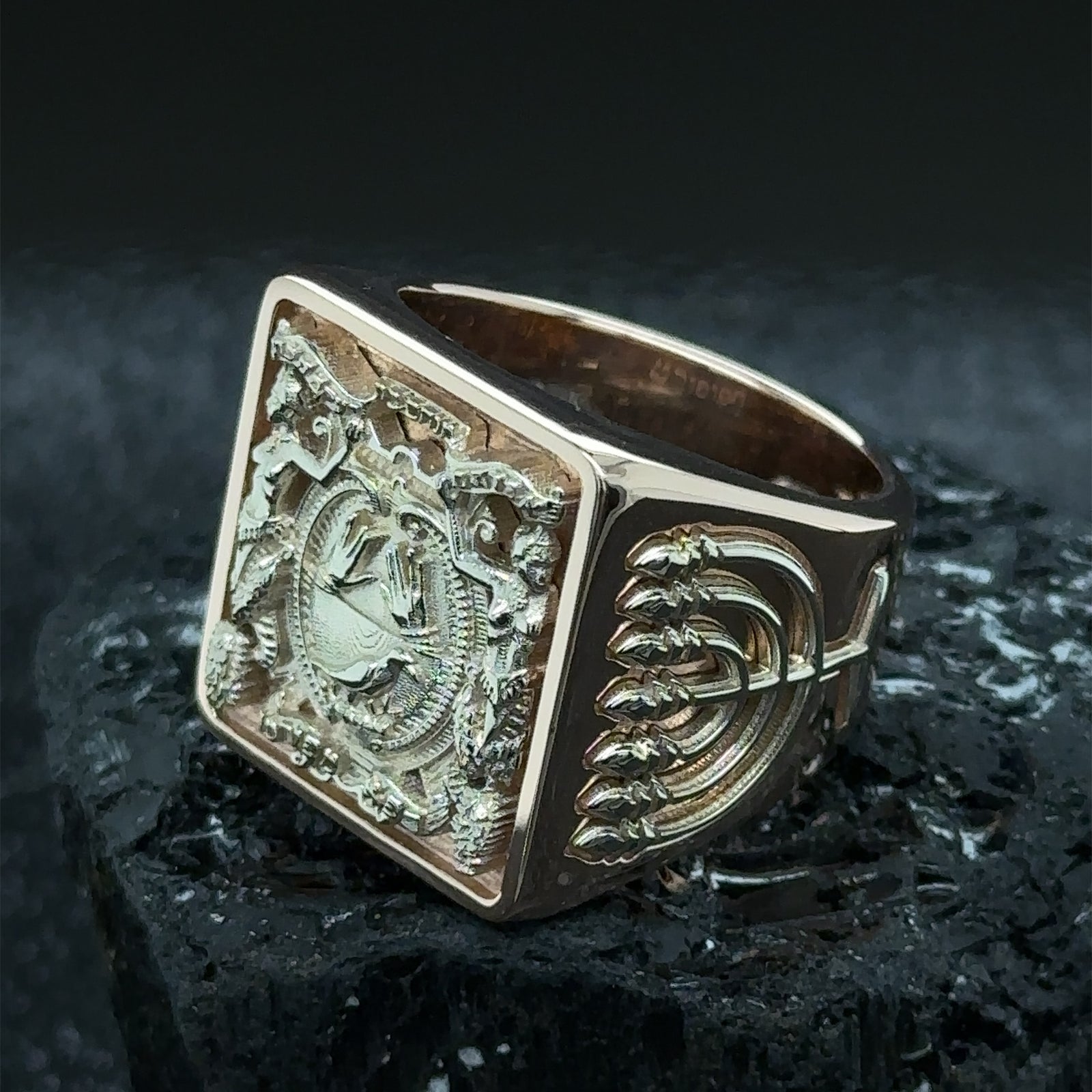 18k Rose Gold Custom Signet Ring, Bespoke Ring, One of a Kind Ring, Mens Signet Ring, Unique Signet Ring, Coat Of Arm Ring